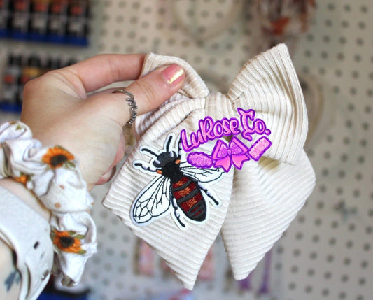 Monday mystery Halloween hand-tied bow