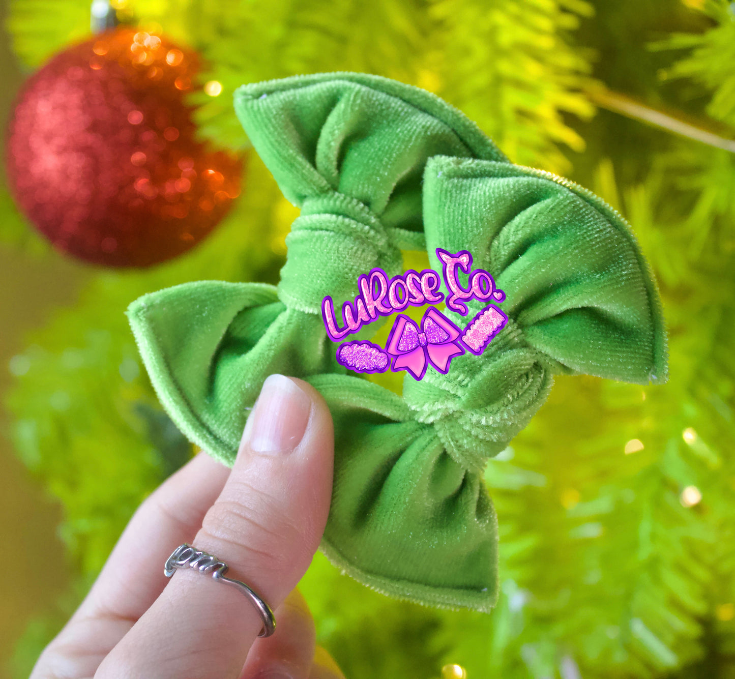 Green velvet knotted piggy set 3in