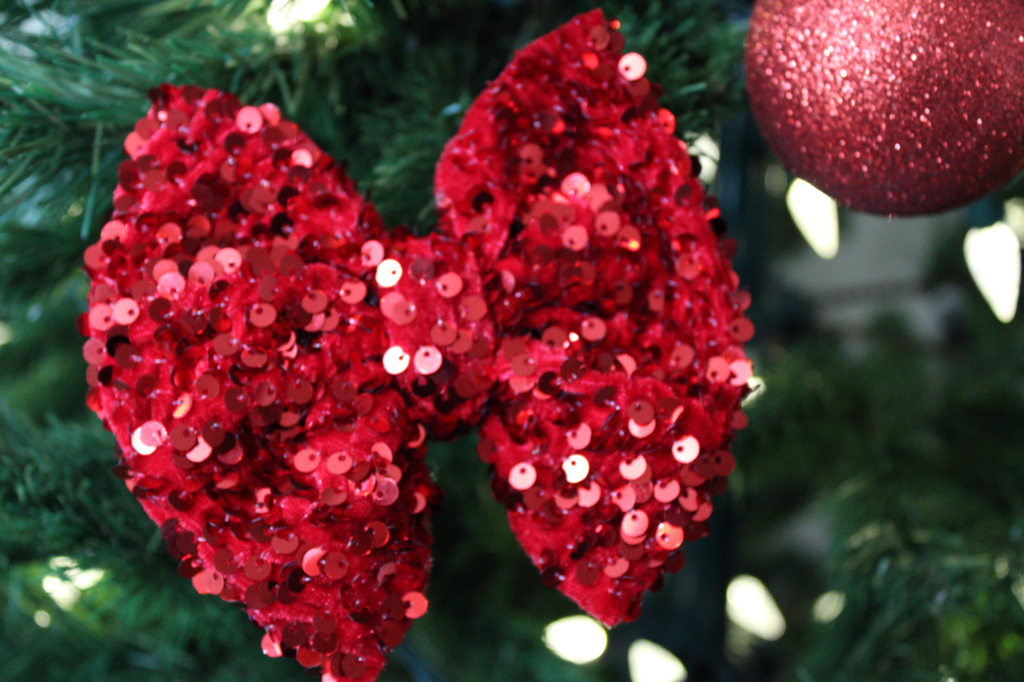 Red velvet sequin bows