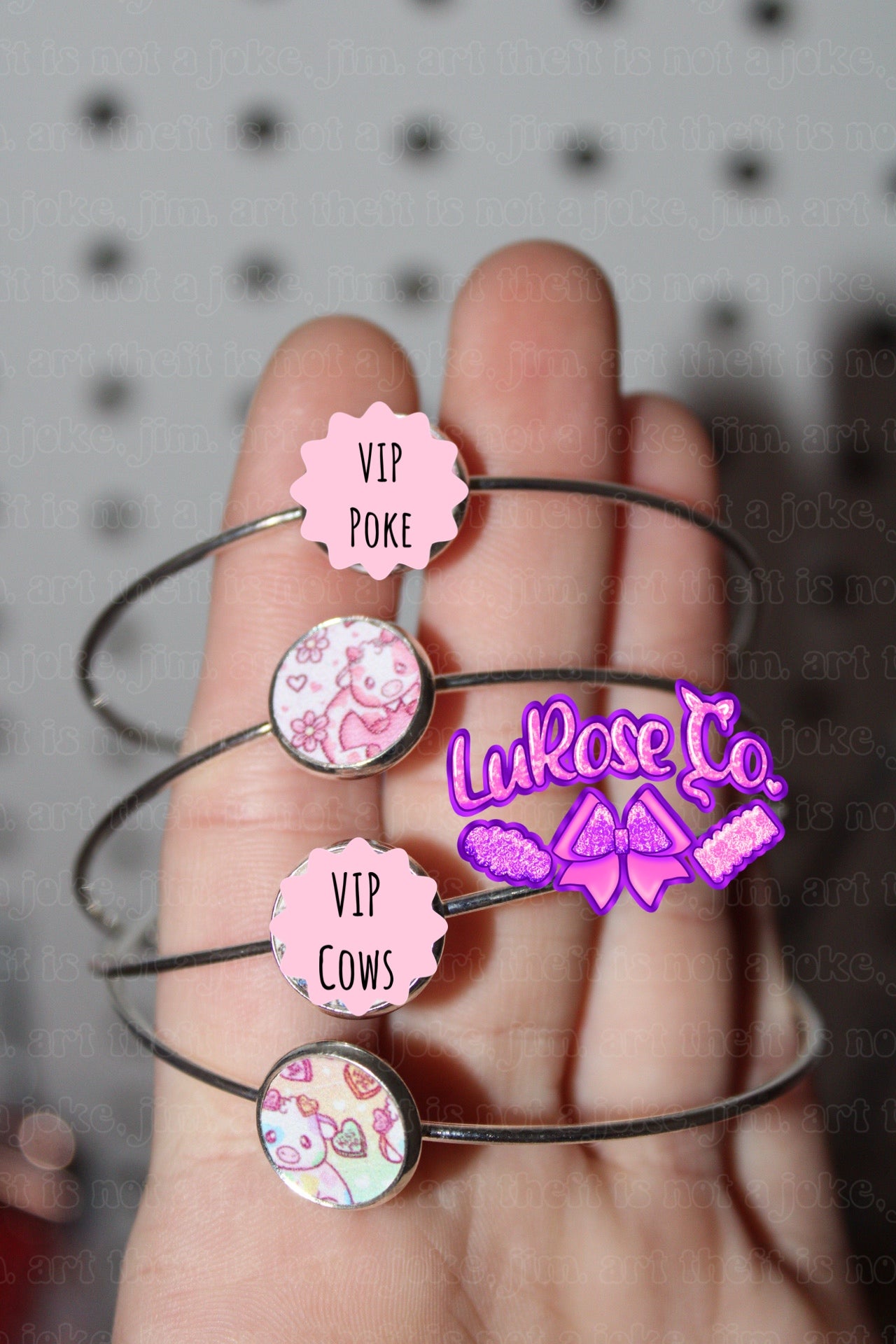 Dot circle bangle