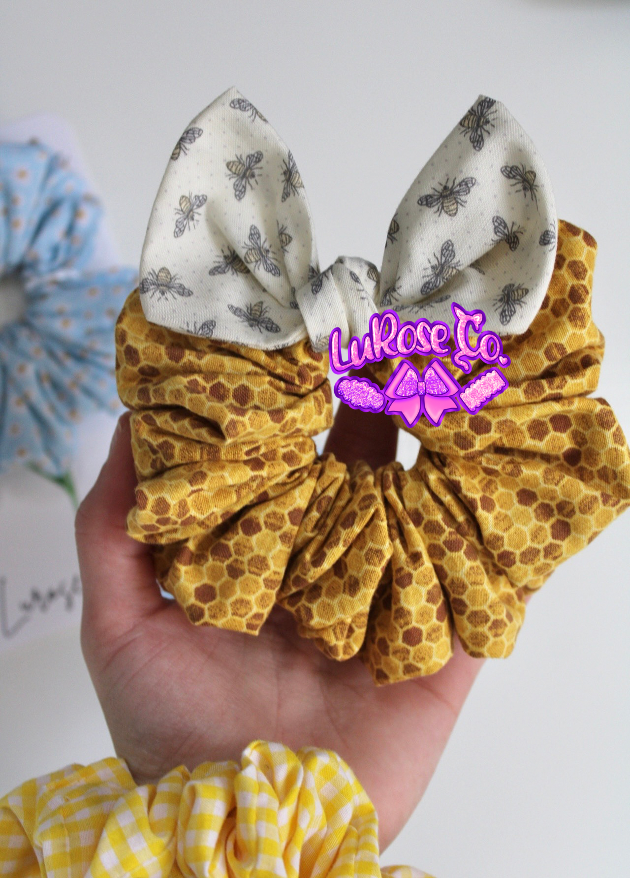honeycombs/// bee bow srunchie
