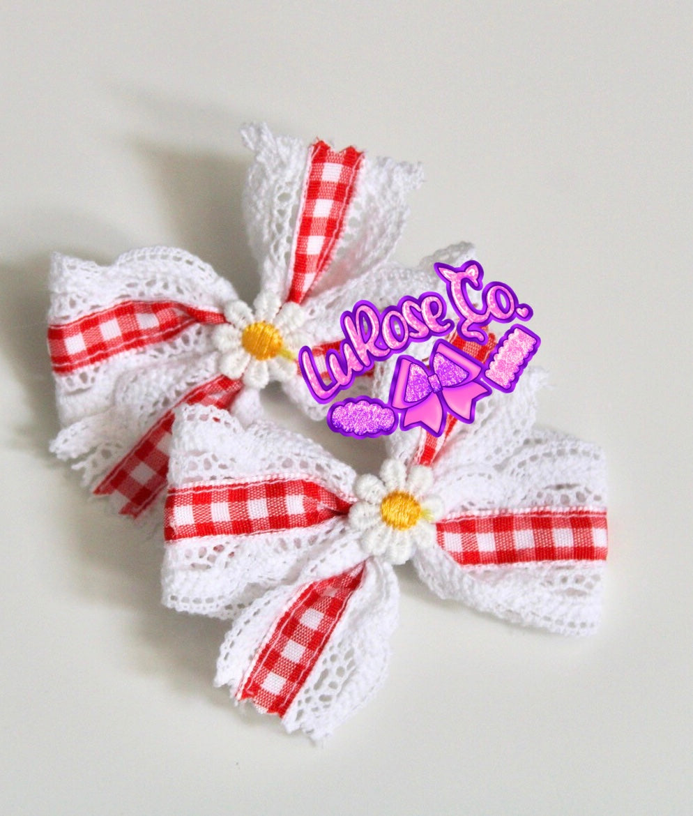 Vintage daisy ribbon bow set on clips