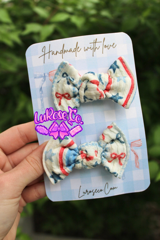waved Independence Day 3in piggy set on clips