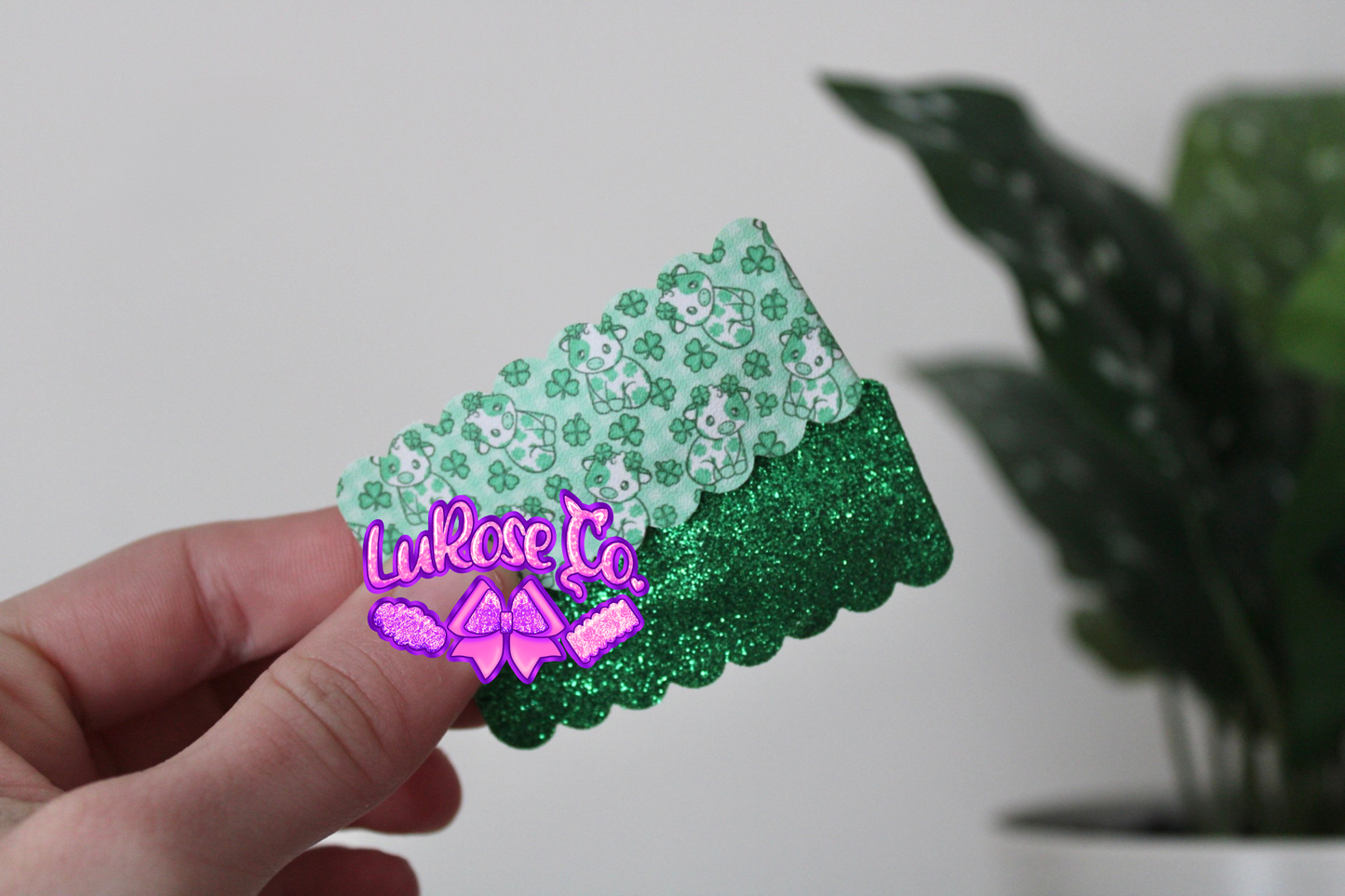 Shamrock cow/green glitter snap clip 2in set