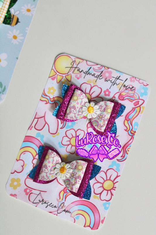 Unicorn double stack bows with daisies
